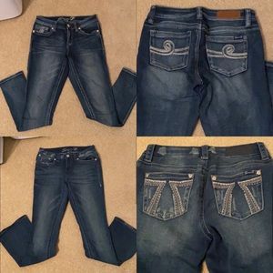 2 pairs of Seven7 Jeans size 6! Excellent condition; 1 slim boot, 1 skinny.